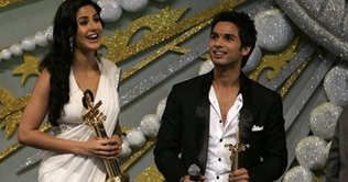 Shahid, Katrina receive Rajiv Gandhi award